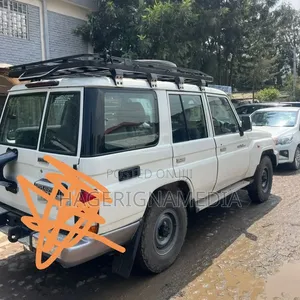 Toyota Land Cruiser 2012 White
