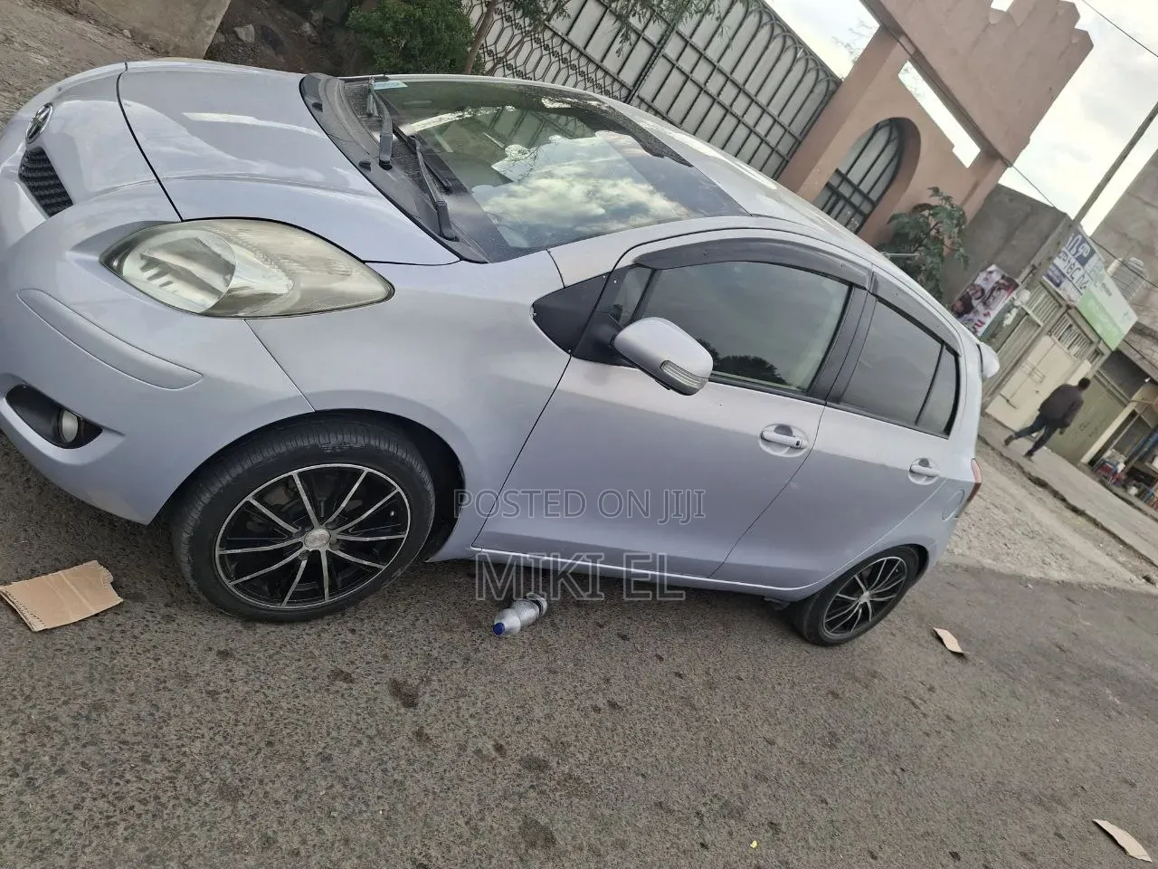 Toyota Yaris Base Hatchback 5dr 2010 Purple