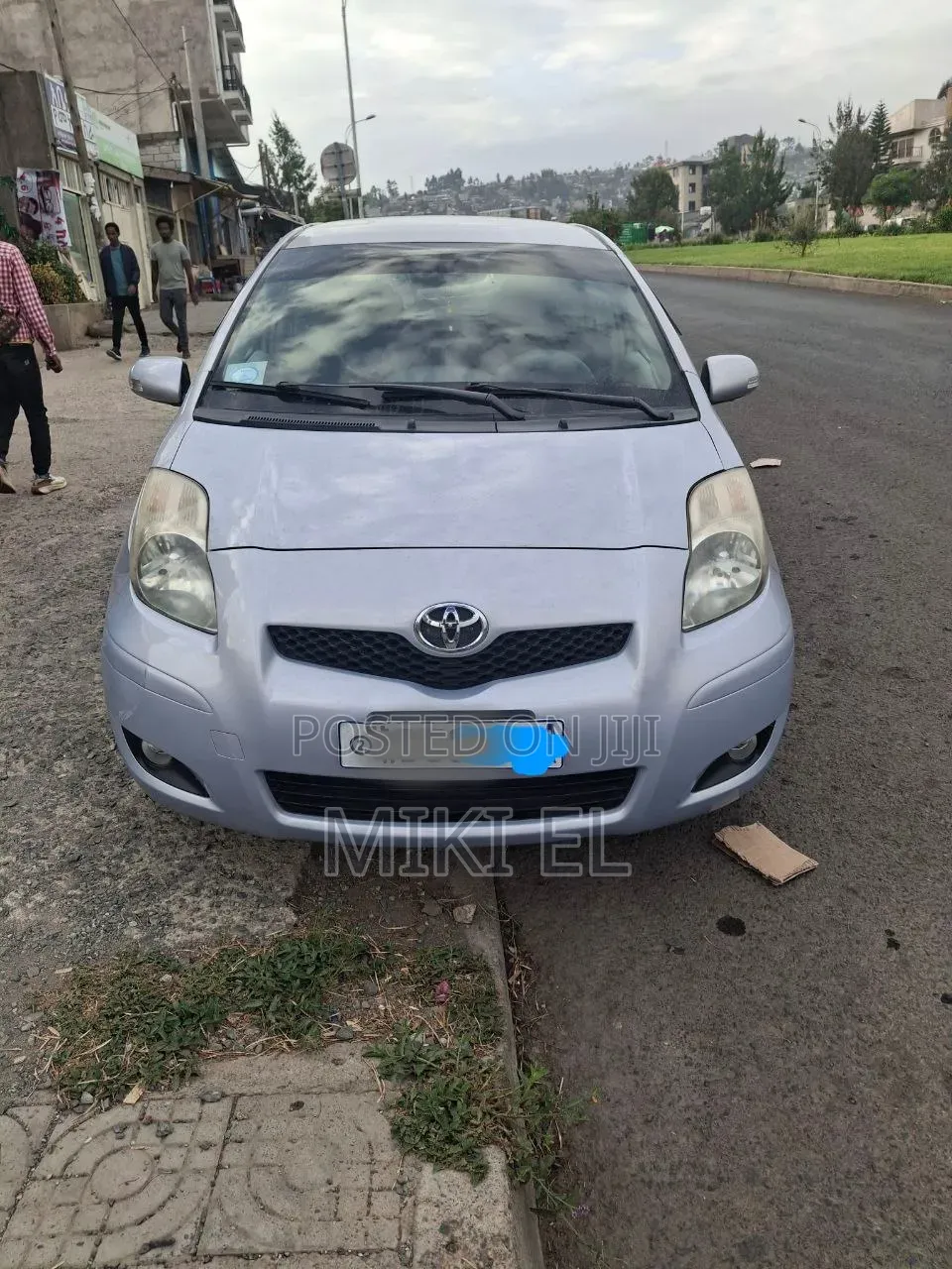 Toyota Yaris Base Hatchback 5dr 2010 Purple