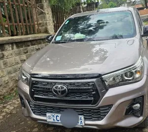 Toyota Hilux Revo Double Cab Deisel 2.4 AWD 2019 Silver