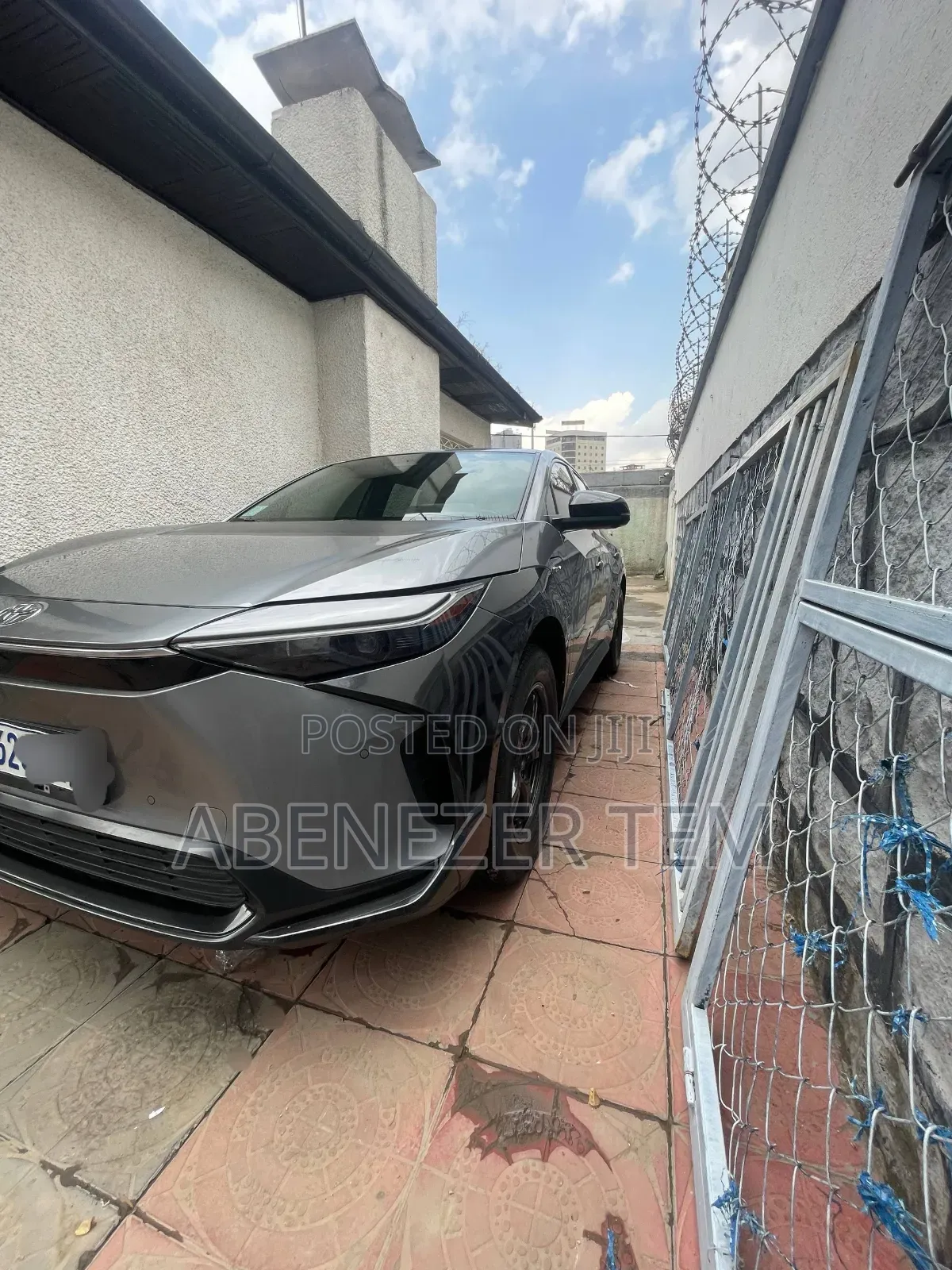 Toyota bZ4X 2024 Gray