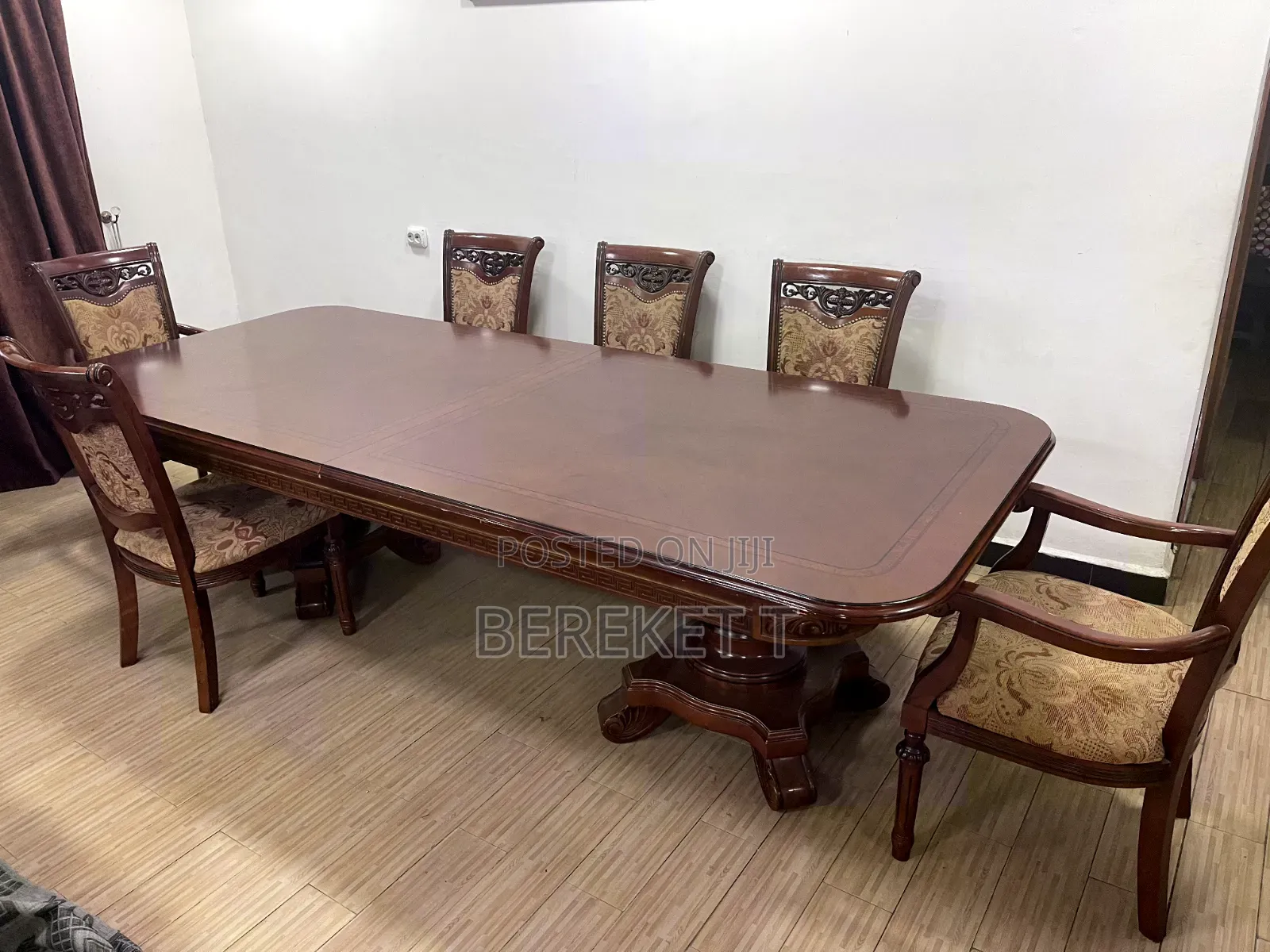 For Sale – Imported Luxury 8-Seater Dining Table Set
