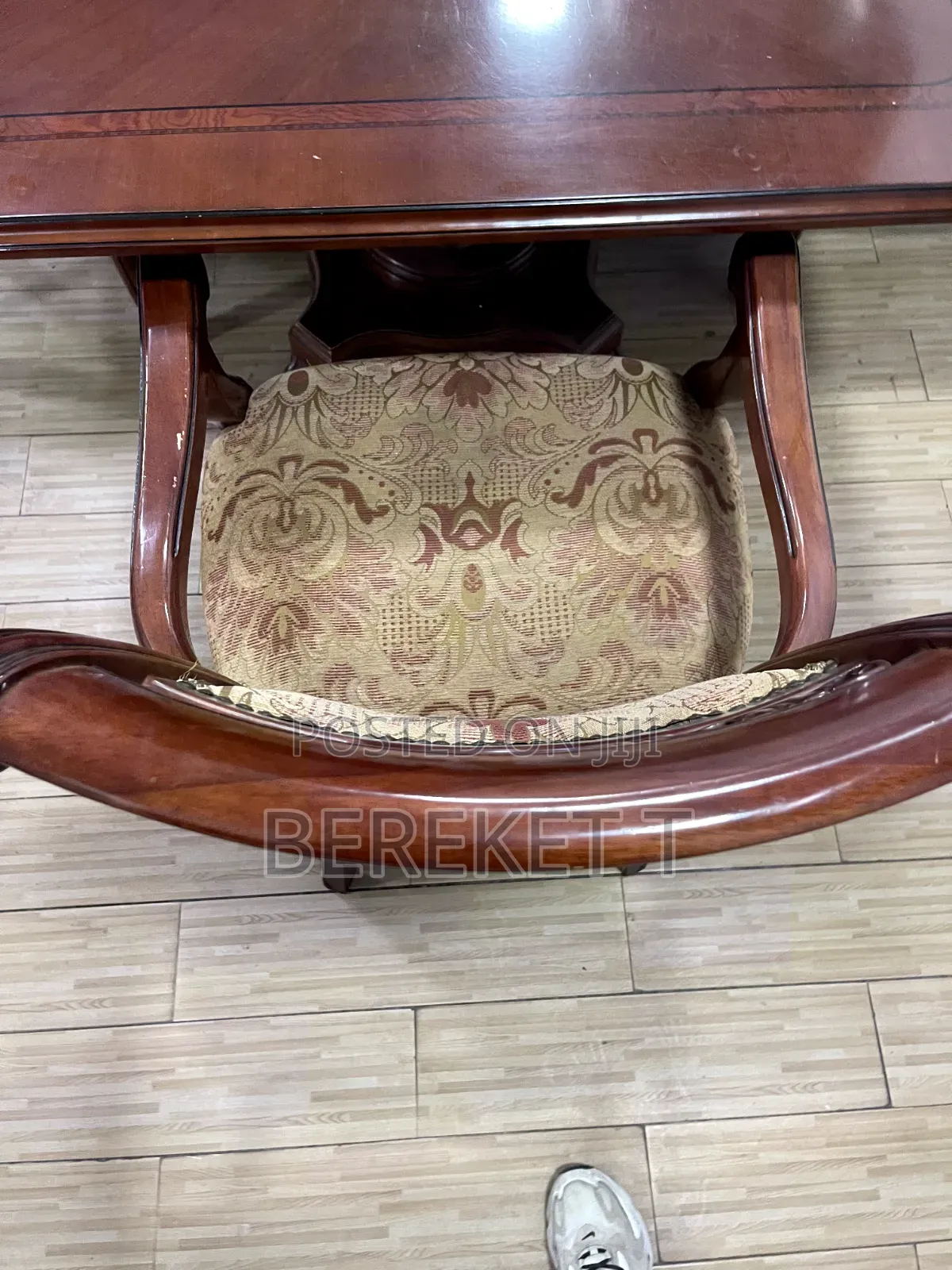 For Sale – Imported Luxury 8-Seater Dining Table Set