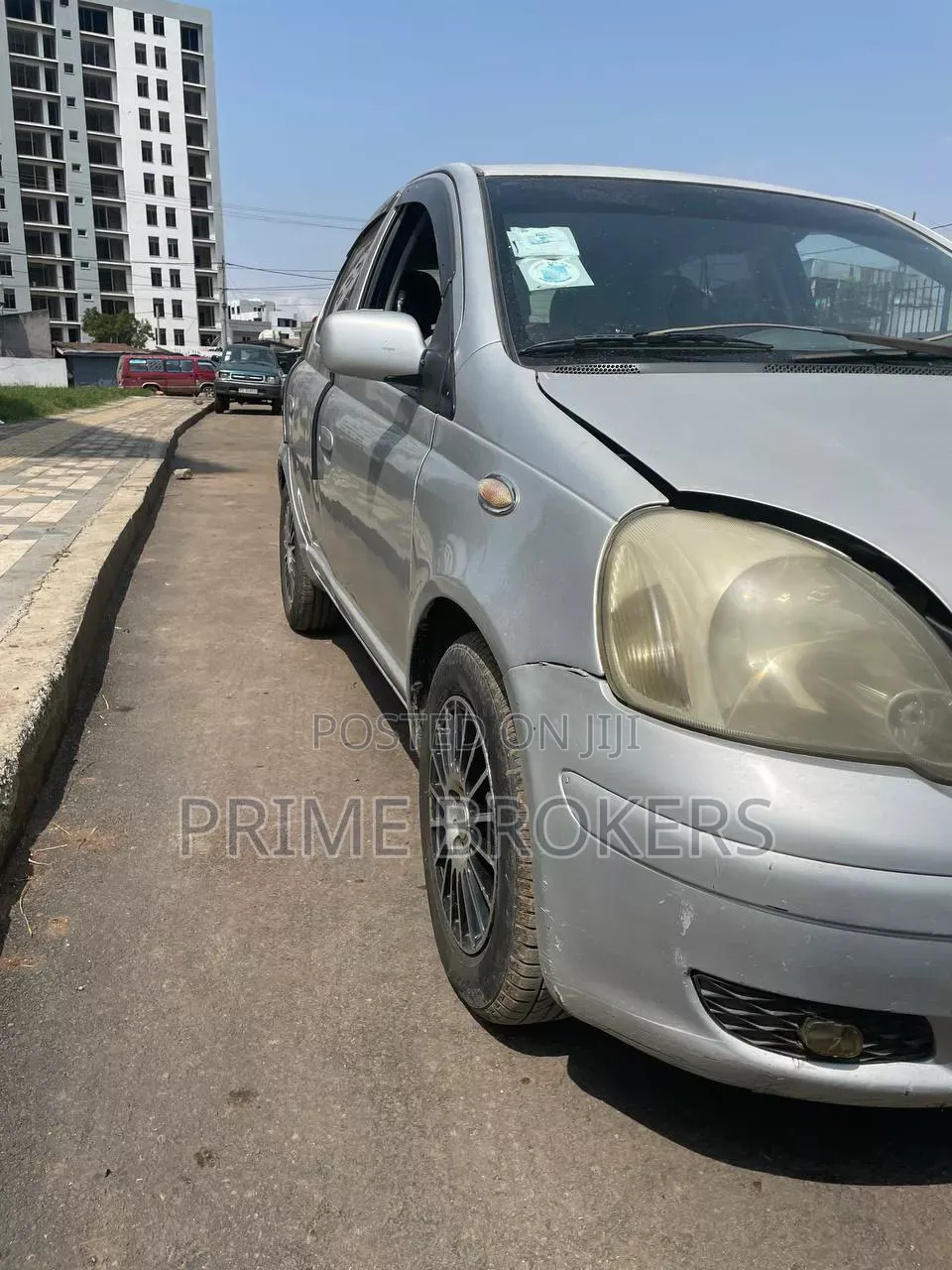 Toyota Vitz 2004 Silver