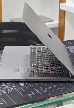 New Laptop Apple MacBook Pro 2020 M1 16GB Apple M1 Pro SSD 512GB
