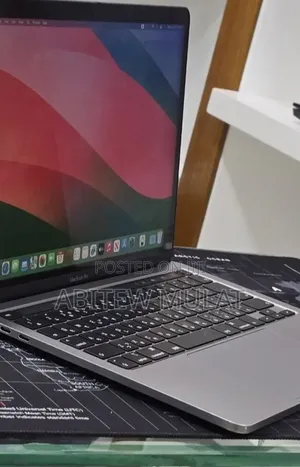 New Laptop Apple MacBook Pro 2020 M1 16GB Apple M1 Pro SSD 512GB