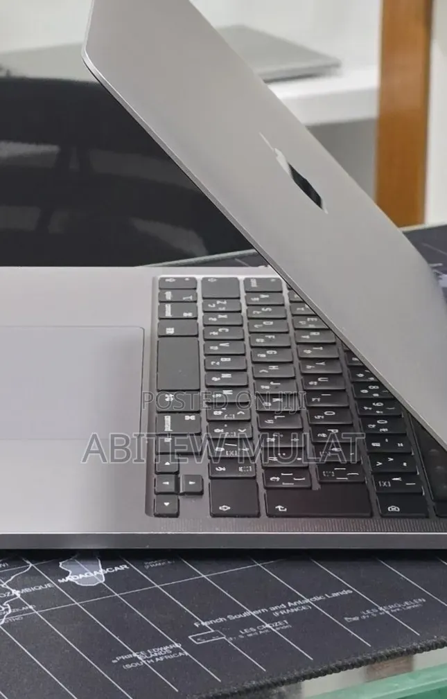 New Laptop Apple MacBook Pro 2020 M1 16GB Apple M1 Pro SSD 512GB