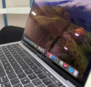 New Laptop Apple MacBook Pro 2021 M1 16GB Apple M1 Pro SSD 512GB
