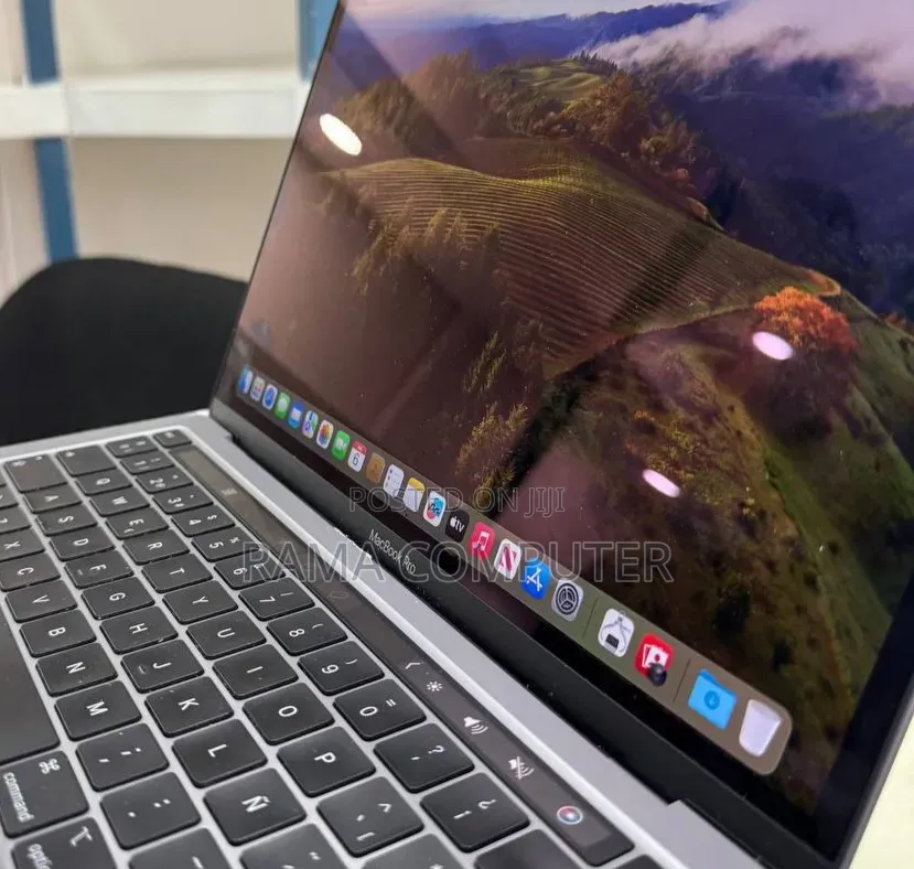 New Laptop Apple MacBook Pro 2021 M1 16GB Apple M1 Pro SSD 512GB