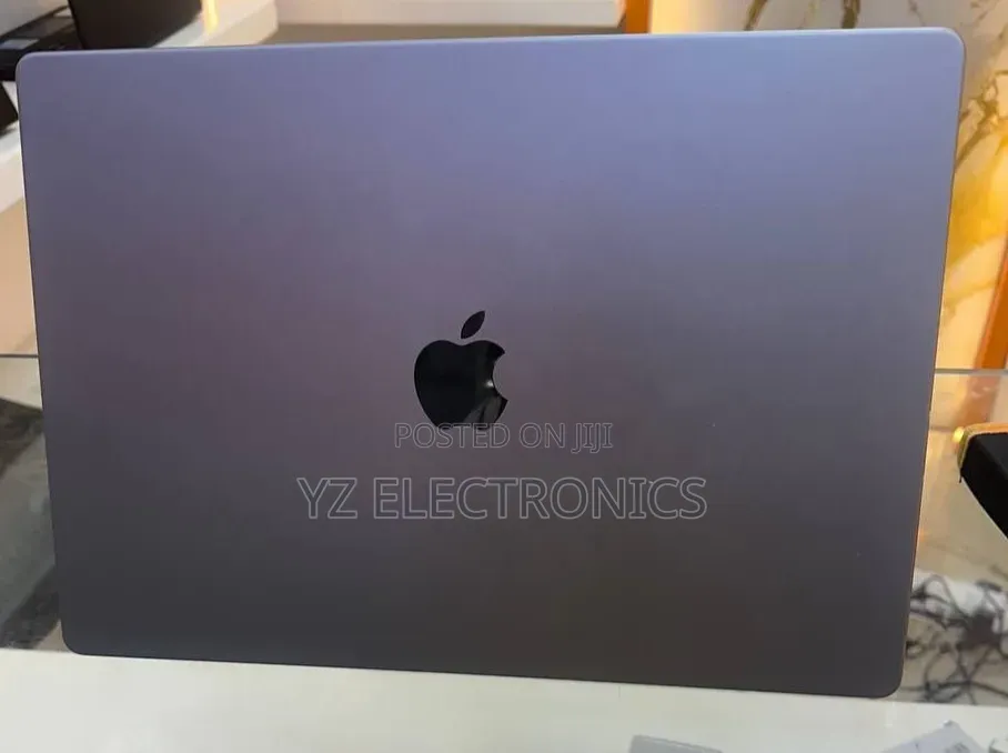 New Laptop Apple MacBook Pro 2021 M1 32GB Intel Core i7 SSD 512GB