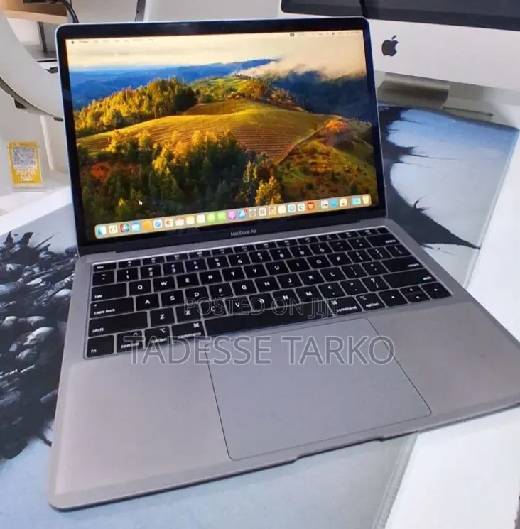 New Laptop Apple MacBook Air 2019 8GB Intel Core i5 SSD 128GB