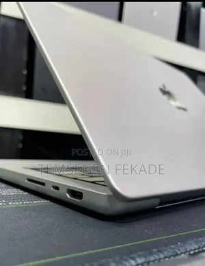 New Laptop Apple MacBook Pro 2021 M1 16GB Apple M1 Pro SSD 512GB