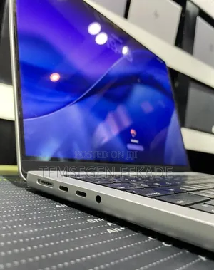 New Laptop Apple MacBook Pro 2021 M1 16GB Apple M1 Pro SSD 512GB