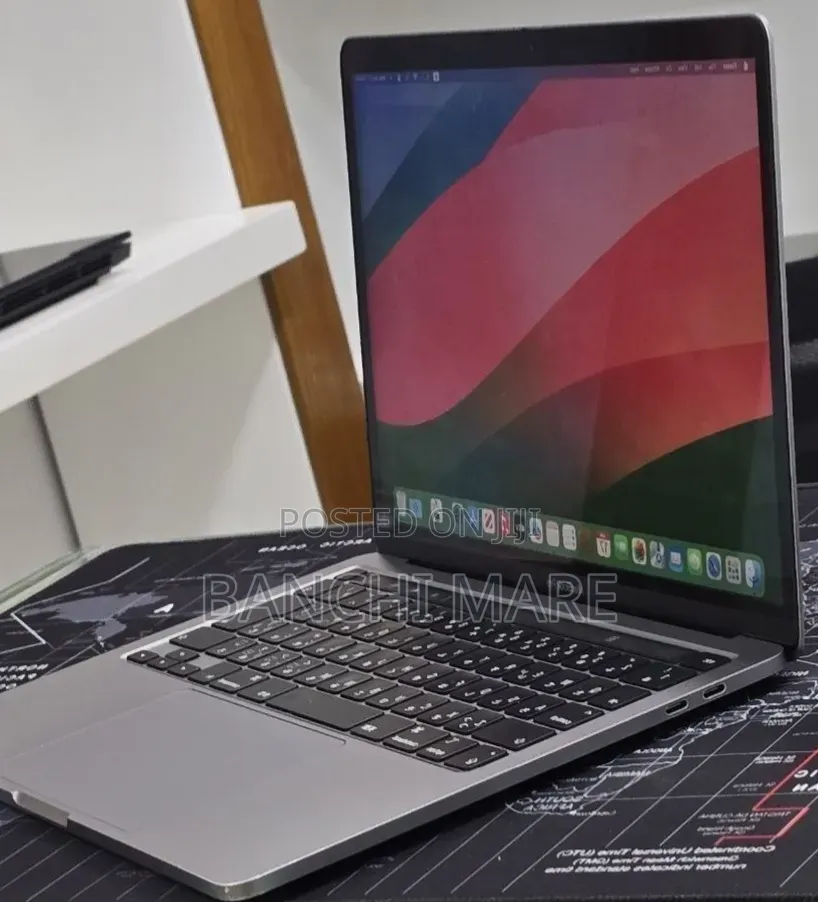 New Laptop Apple MacBook Pro 2020 M1 16GB Apple M1 Pro SSD 512GB