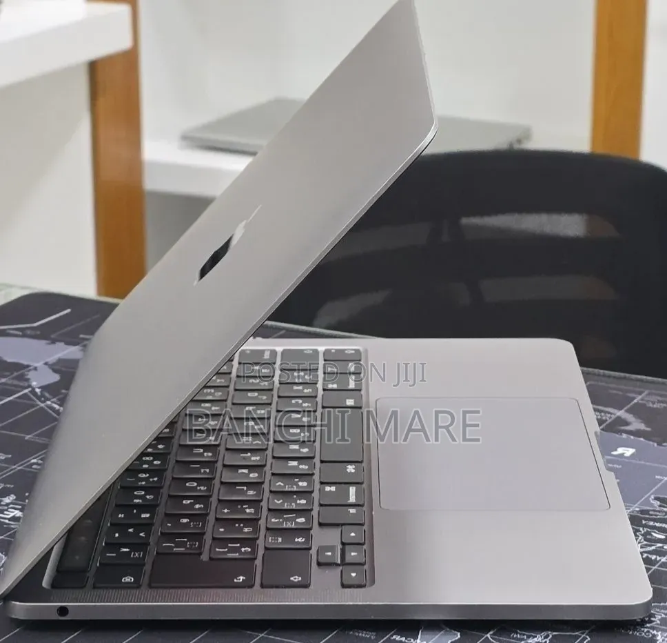 New Laptop Apple MacBook Pro 2020 M1 16GB Apple M1 Pro SSD 512GB