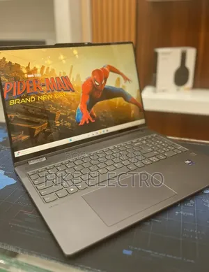 New Laptop Lenovo Yoga 7i 16GB Intel Core Ultra 7 SSD 512GB