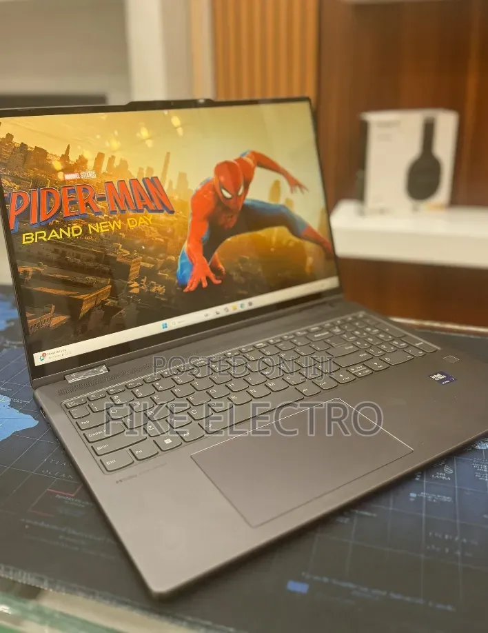 New Laptop Lenovo Yoga 7i 16GB Intel Core Ultra 7 SSD 512GB