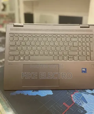 New Laptop Lenovo Yoga 7i 16GB Intel Core Ultra 7 SSD 512GB