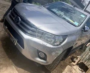 Toyota Hilux 2019 Silver
