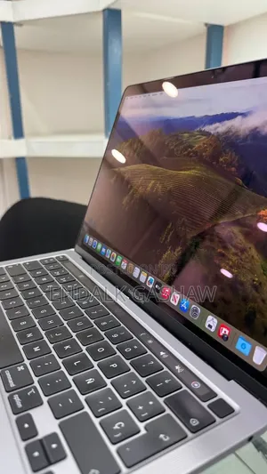 New Laptop Apple MacBook Pro 2020 M1 16GB Apple M1 SSD 512GB