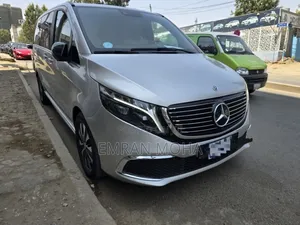 Mercedes-Benz V-Class 2023 Silver