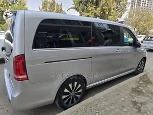 Mercedes-Benz V-Class 2023 Silver