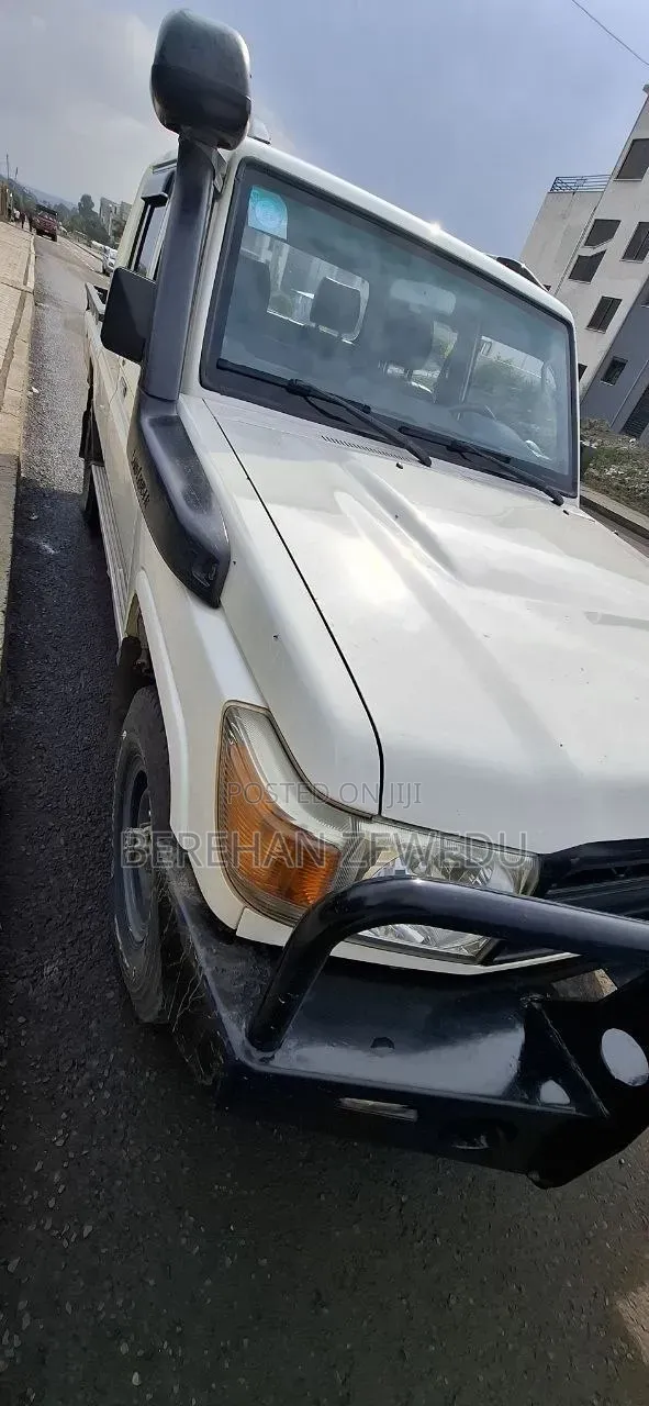 Toyota Land Cruiser 2018 White