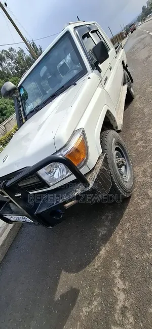 Toyota Land Cruiser 2018 White