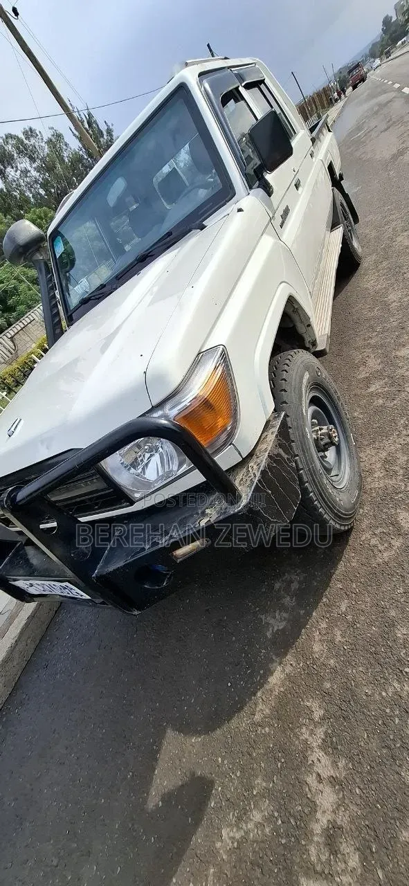 Toyota Land Cruiser 2018 White