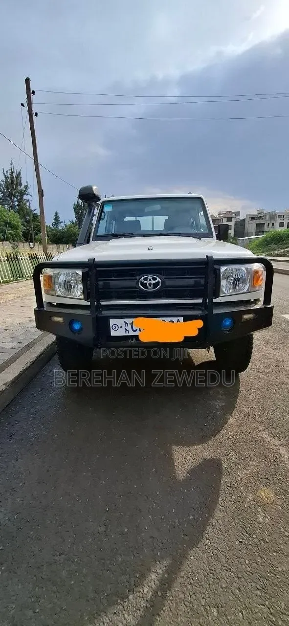 Toyota Land Cruiser 2018 White