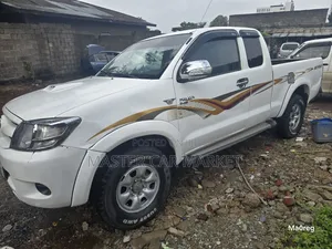 Toyota Hilux 2008 White