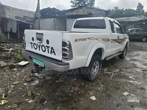 Toyota Hilux 2008 White
