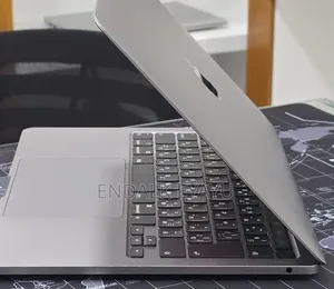 New Laptop Apple MacBook Pro 2020 16GB Apple M1 Pro SSD 512GB