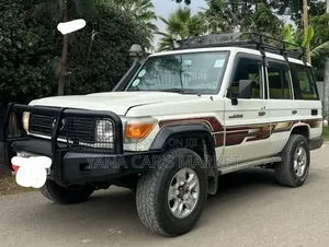 Toyota Land Cruiser 2014 White