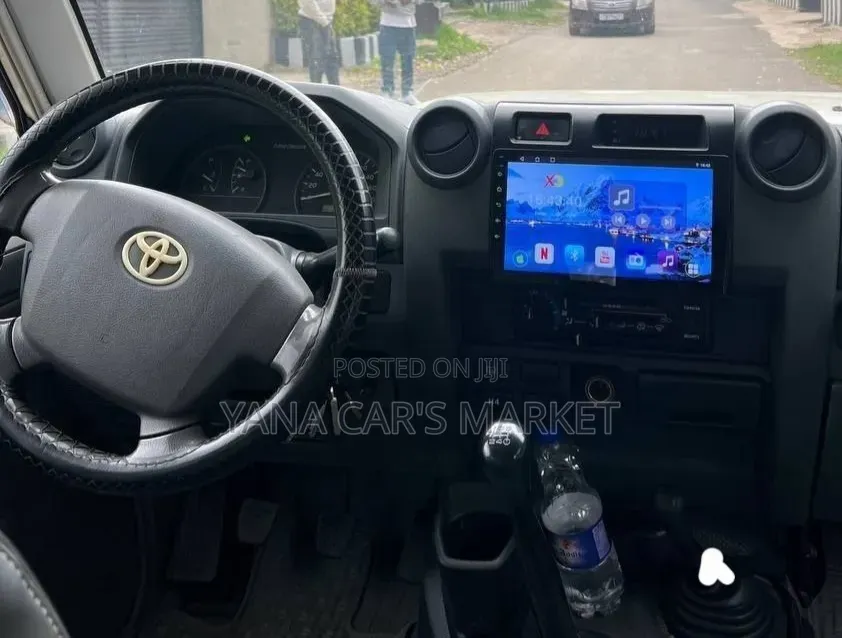 Toyota Land Cruiser 2014 White