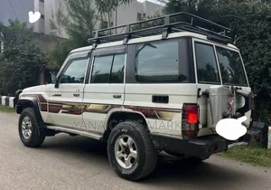 Toyota Land Cruiser 2014 White
