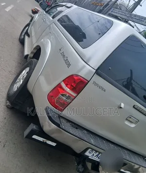 Toyota Hilux 2014 Silver