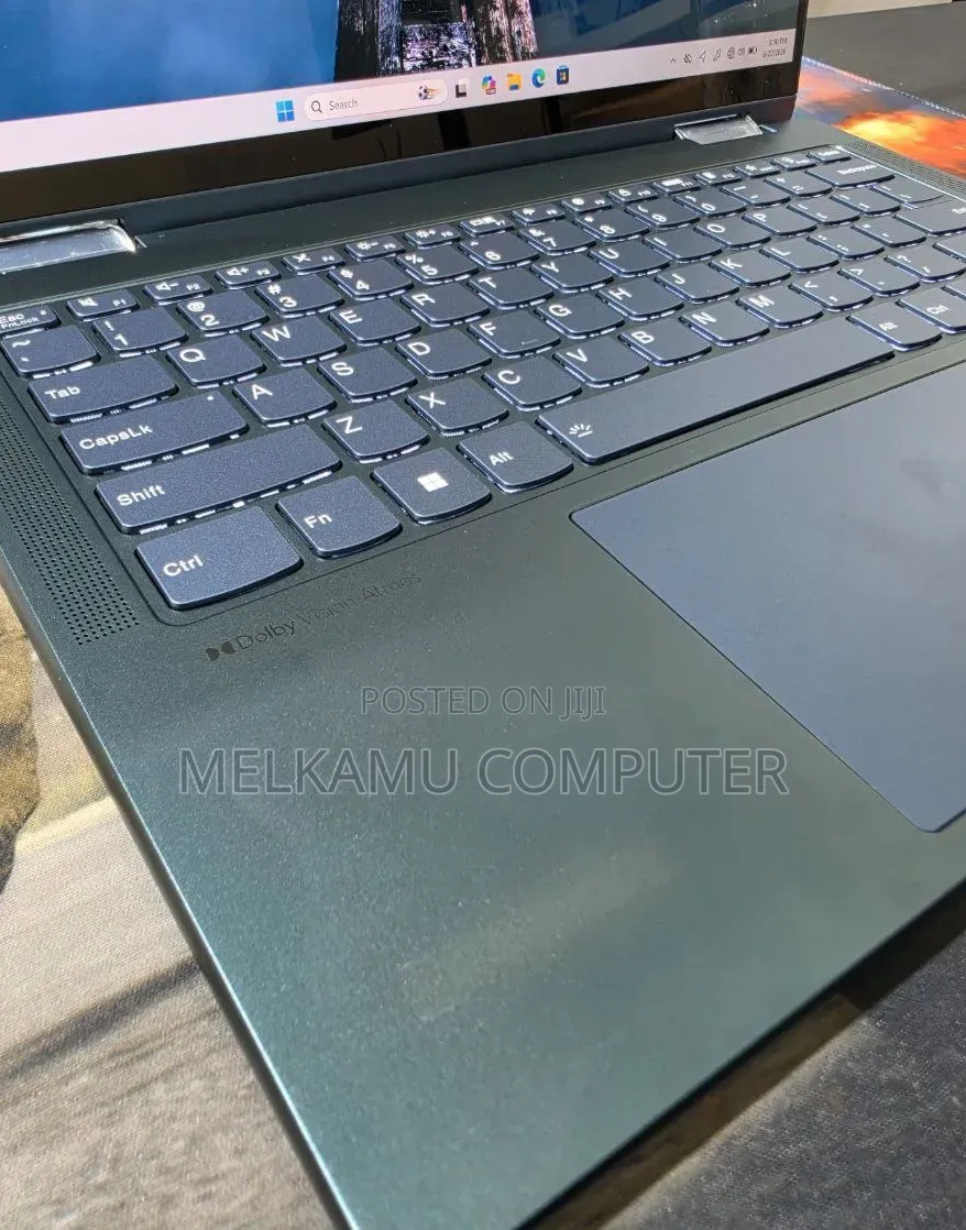 New Laptop Lenovo Yoga 7i 16GB Intel Core i7 SSD 512GB