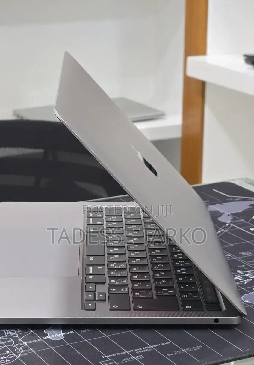 New Laptop Apple MacBook Pro 2020 M1 16GB Apple M1 Pro SSD 512GB