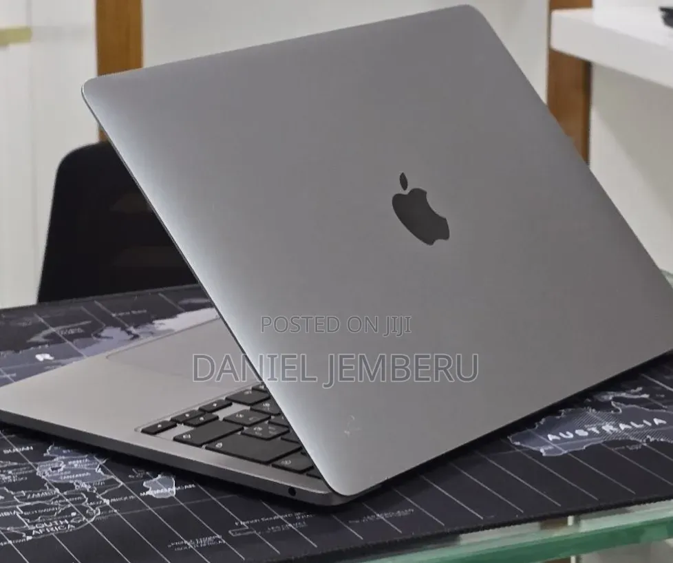 New Laptop Apple MacBook Pro 2020 M1 16GB Apple M1 Pro SSD 512GB