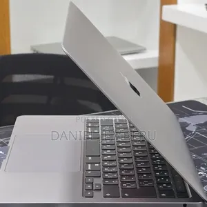 New Laptop Apple MacBook Pro 2020 M1 16GB Apple M1 Pro SSD 512GB