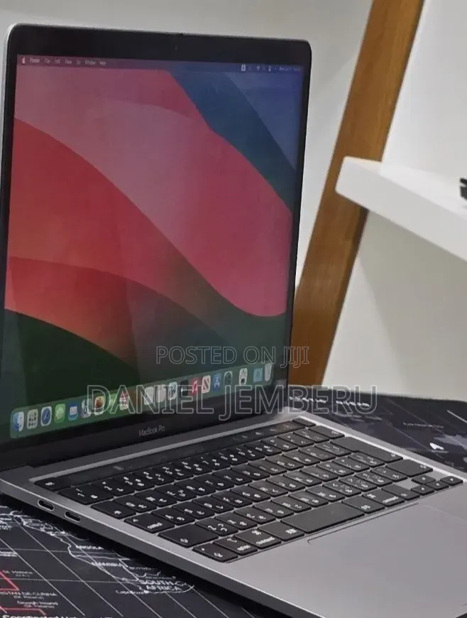 New Laptop Apple MacBook Pro 2020 M1 16GB Apple M1 Pro SSD 512GB