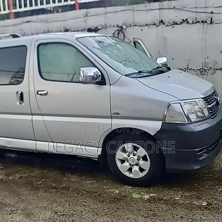 Toyota HiAce 2011 Silver
