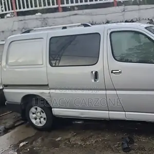 Toyota HiAce 2011 Silver