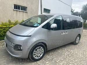 Hyundai Universe 2023 Silver