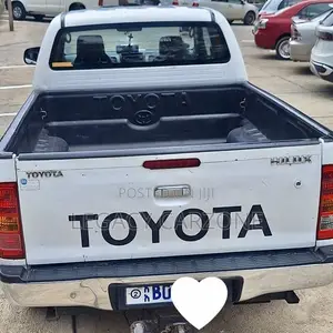 Toyota Hilux 2011 White