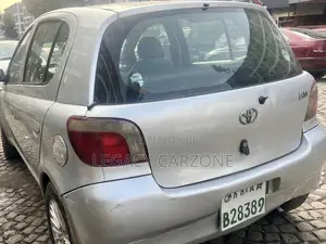 Toyota Vitz 2001 Silver
