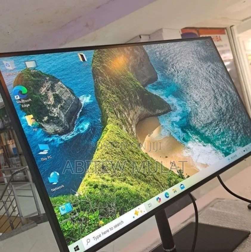 Brand New Lenovo 27" Inch Frameless Monitor 2022/23