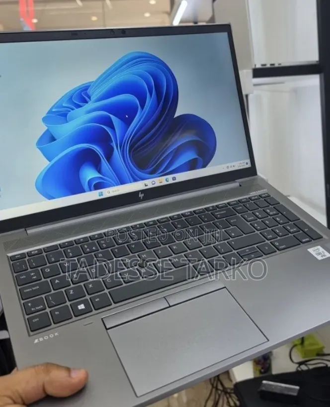New Laptop HP ZBook 15 16GB Intel Core i7 SSD 512GB