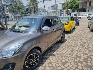 Suzuki Swift 2022 Gray